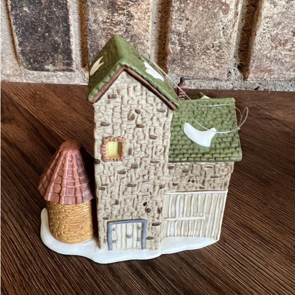 DEPT 56 Dickens Village Mill Dickens Village Series‎ Collector Ornament W Box